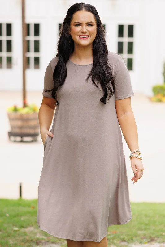 Midi dresses with V - necklines for a flattering and elongating effect Everything I Can Dress, Ash Mocha Midi dresses with V - necklines for a flattering and elongating effect Everything I Can Dress, Ash Mocha