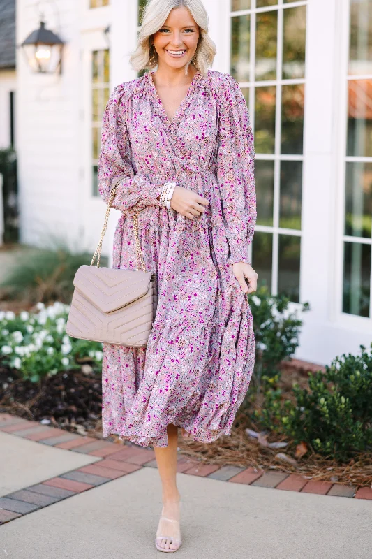 Midi dresses with tiered skirts for a bohemian festival look Tell Your Story Dusty Pink Ditsy Floral Midi Dress Midi dresses with tiered skirts for a bohemian festival look Tell Your Story Dusty Pink Ditsy Floral Midi Dress