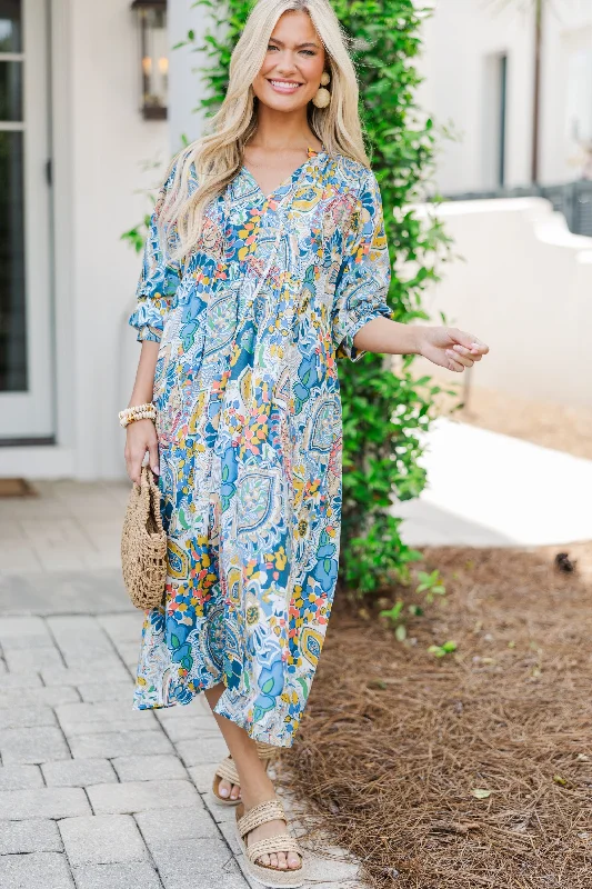 Midi dresses with gathered skirts for a full and flowing silhouette Want To Have Fun Blue Abstract Midi Dress Midi dresses with gathered skirts for a full and flowing silhouette Want To Have Fun Blue Abstract Midi Dress