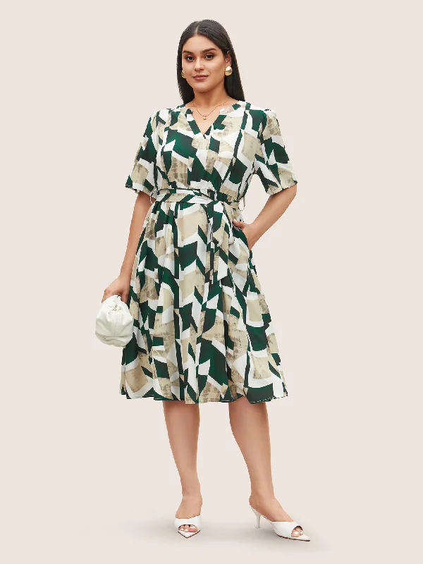 A - line midi dresses with floral prints for spring brunches Geometric Pocket Flat Collar With V Notch Dress A - line midi dresses with floral prints for spring brunches Geometric Pocket Flat Collar With V Notch Dress