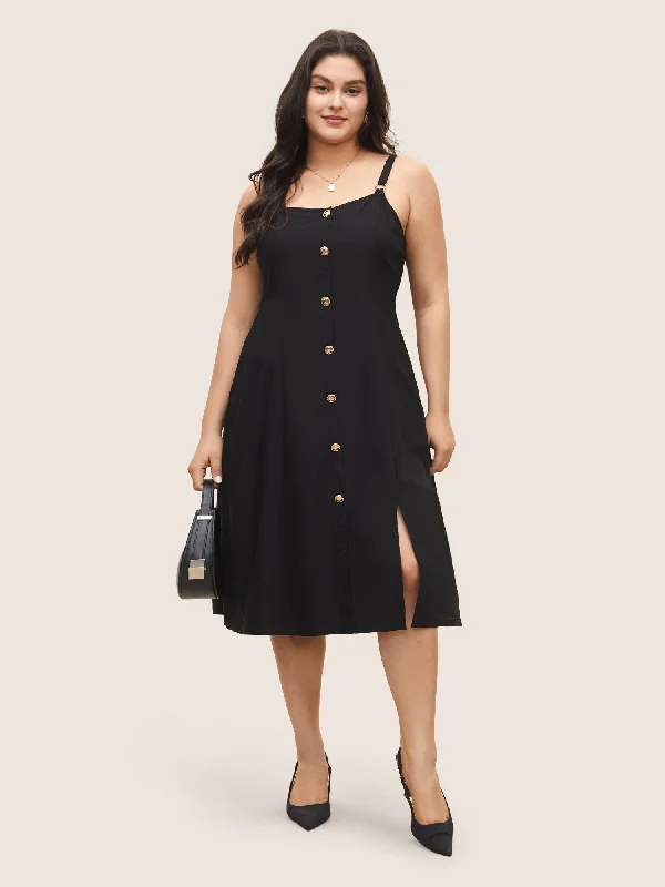 Midi dresses with geometric cutouts for a contemporary and edgy look Plain Adjustable Straps Metal Detail Pocket Dress Midi dresses with geometric cutouts for a contemporary and edgy look Plain Adjustable Straps Metal Detail Pocket Dress