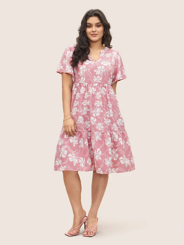 Midi dresses with printed lining for a hidden and stylish detail Silhouette Floral Print Notched Collar Pleated Dress Midi dresses with printed lining for a hidden and stylish detail Silhouette Floral Print Notched Collar Pleated Dress