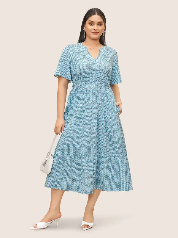 Midi dresses with polka dot prints for a playful summer outfit Geometric Patchwork Shirred Flat Collar With V Notch Dress Midi dresses with polka dot prints for a playful summer outfit Geometric Patchwork Shirred Flat Collar With V Notch Dress