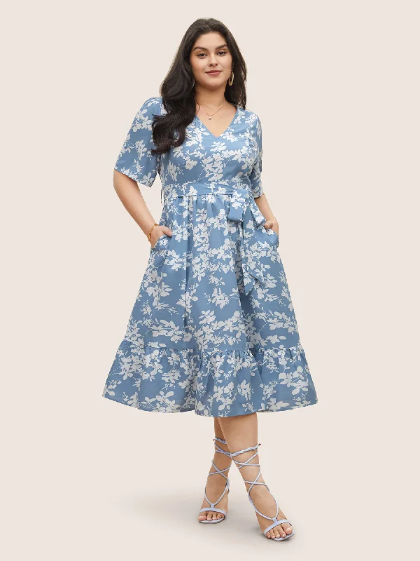 Midi dresses with ruched bodices for a feminine and fitted feel Silhouette Floral Print Patchwork Elastic Waist Dress