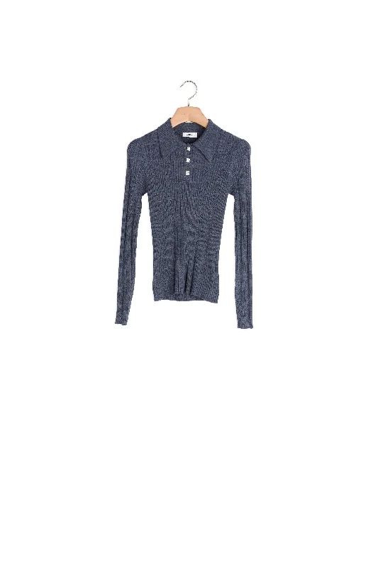 cropped women cardigan to pair with high - waisted jeansPull en maille à boutons bijoux cropped women cardigan to pair with high - waisted jeansPull en maille à boutons bijoux
