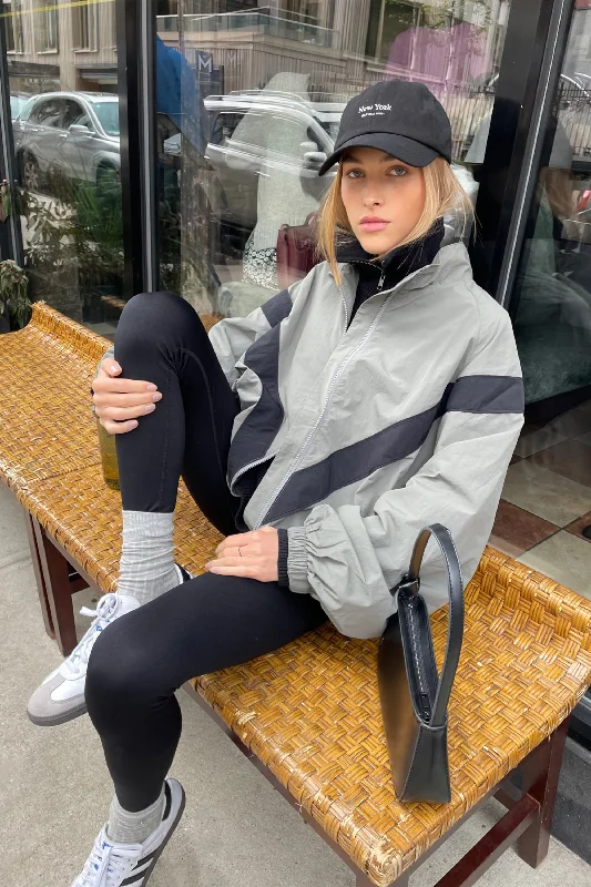 Quilted down women's coats with removable hoods for outdoor activitiesNYLON ZIP-UP JACKET Quilted down women's coats with removable hoods for outdoor activitiesNYLON ZIP-UP JACKET