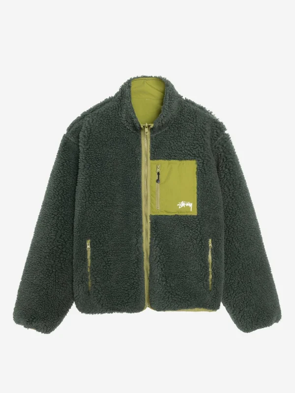 Checkered women's wool coats in a classic pattern for a timeless styleStussy Sherpa Reversible Jacket W - Dark Green Checkered women's wool coats in a classic pattern for a timeless styleStussy Sherpa Reversible Jacket W - Dark Green