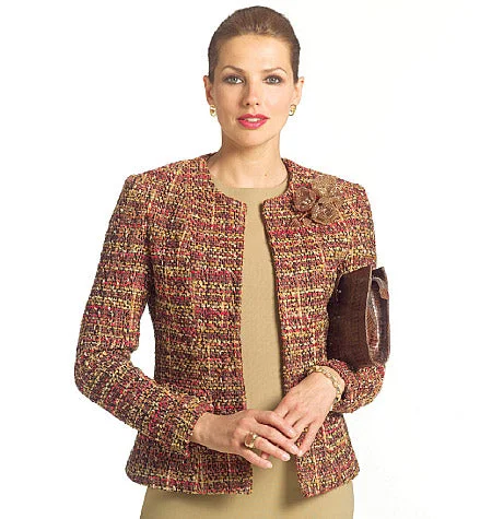 Quilted down women's coats with removable hoods for outdoor activitiesVogue Jacket V7975 Quilted down women's coats with removable hoods for outdoor activitiesVogue Jacket V7975