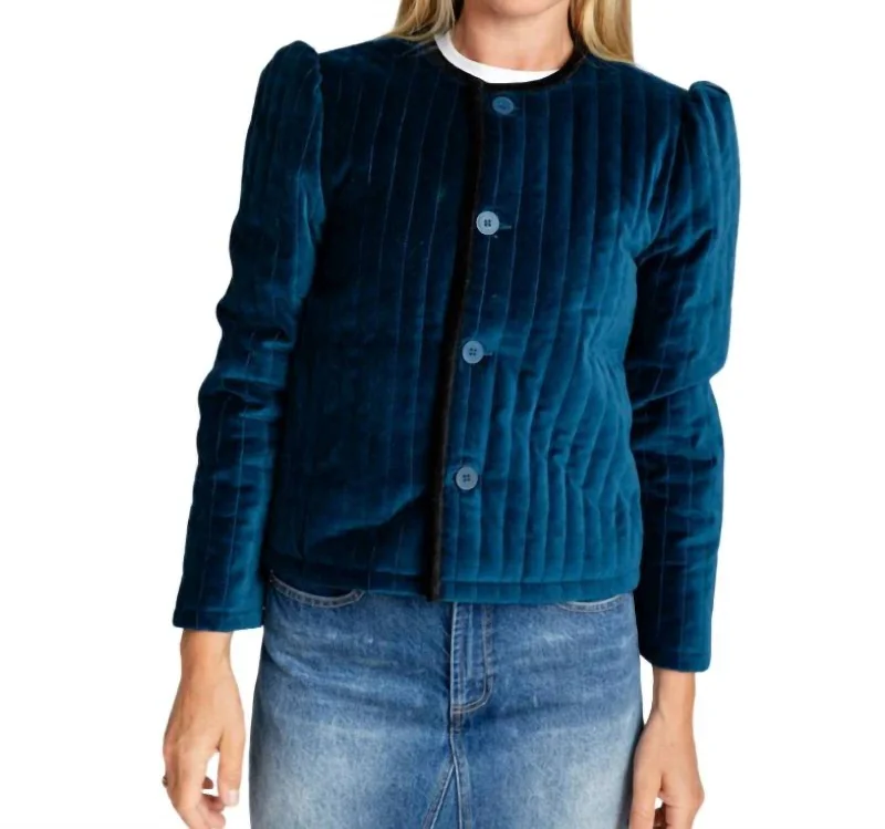 Short Sleeve Women's Cashmere Sweater Dresses in Pastel HuesQuilted Jacket In Peacock/blue/black Short Sleeve Women's Cashmere Sweater Dresses in Pastel HuesQuilted Jacket In Peacock/blue/black