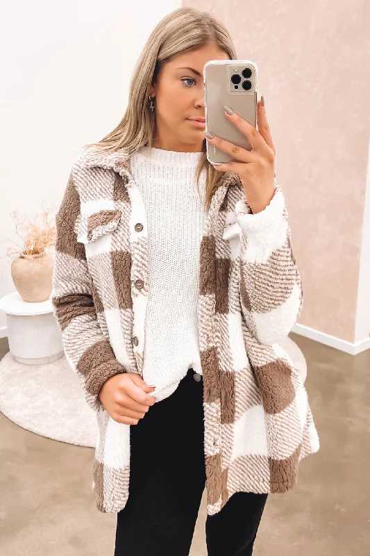 Women's cropped leather jackets with silver zippers for a punk - inspired outfitApollo Cosy Shacket Brown White Women's cropped leather jackets with silver zippers for a punk - inspired outfitApollo Cosy Shacket Brown White
