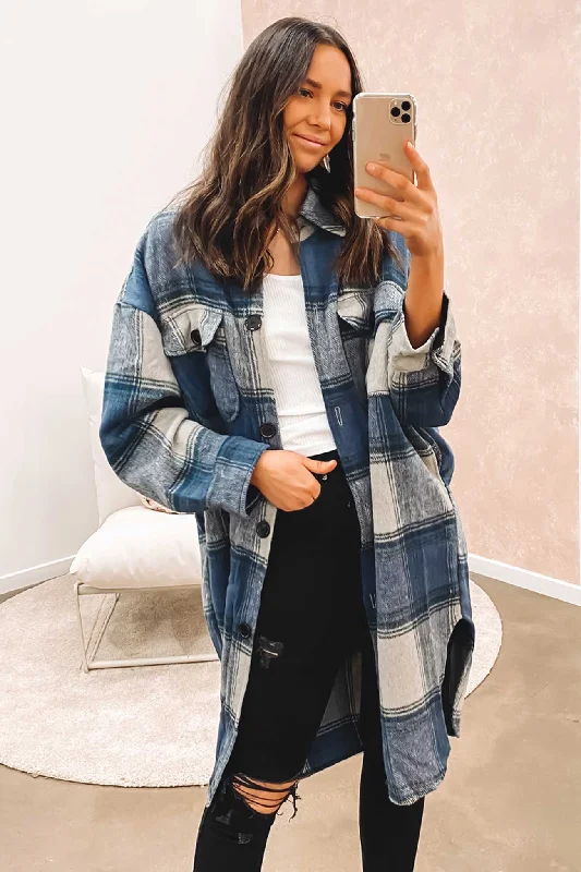 Women's quilted puffer jackets in a cropped silhouette for a modern twistClydie Shacket Blue