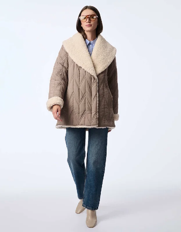 Women's pea coats in a plus - size fit for a flattering and warm winter coatGrandview Quilted Coat Women's pea coats in a plus - size fit for a flattering and warm winter coatGrandview Quilted Coat