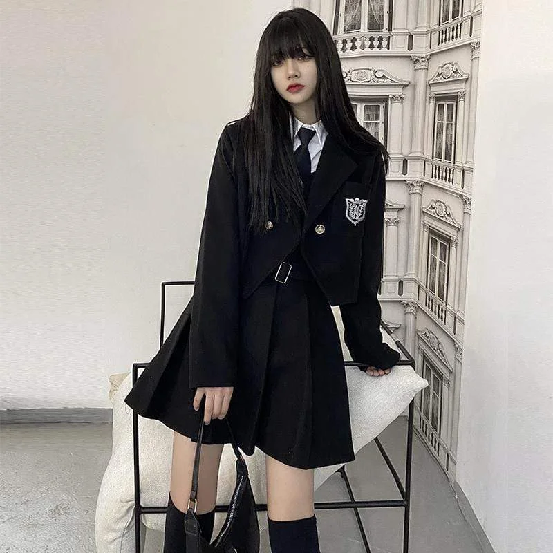 Women's denim jackets with a patchwork design for a bohemian and artsy styleWomen's Open Front Woolen Blazer Women's denim jackets with a patchwork design for a bohemian and artsy styleWomen's Open Front Woolen Blazer
