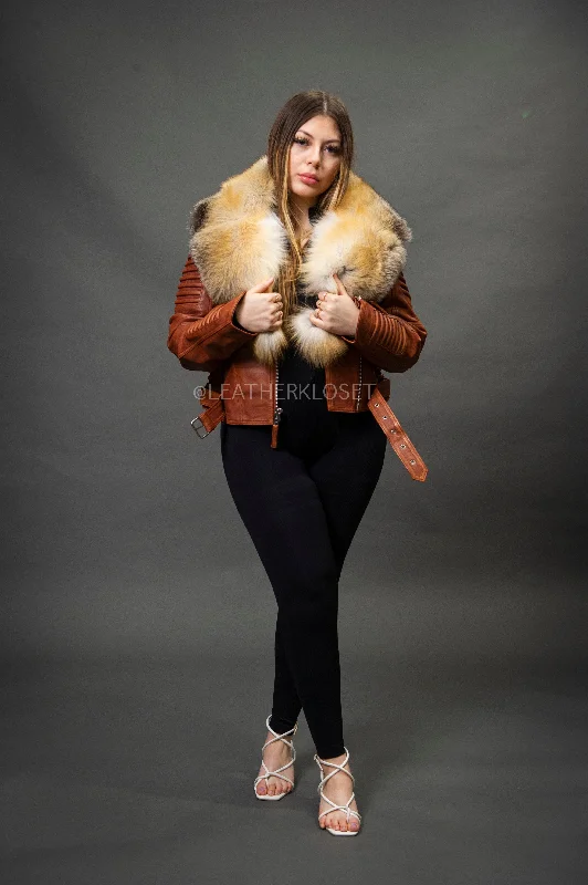 Women's cropped down jackets in bold colors for a sporty and fashionable winter outfitWomen's Trey Biker Caramel Crunch Oversized Fox Collar [Golden Island]