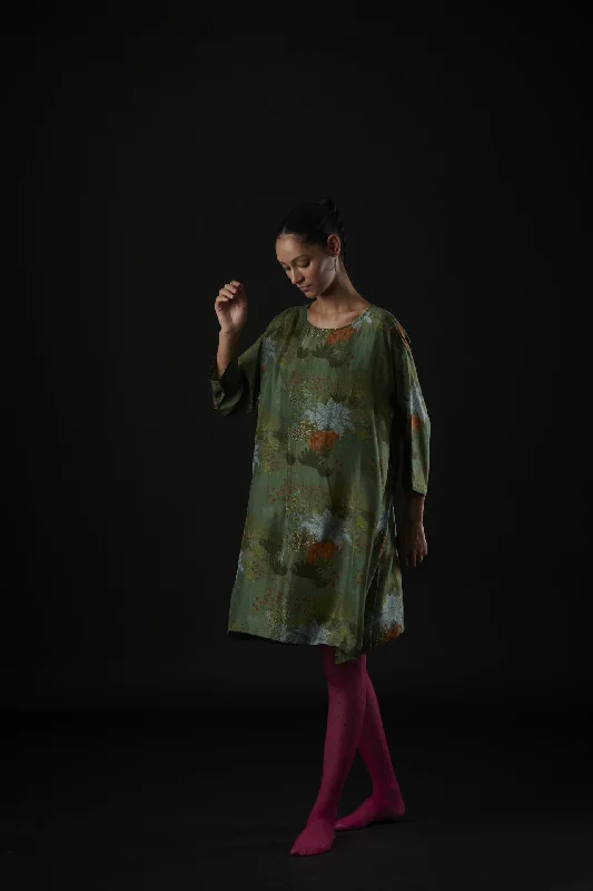 Wrap - Style Women Dress with Adjustable Fit for All Body Types Wrap - Style Women Dress with Adjustable Fit for All Body Types EMERALD DRESS Wrap - Style Women Dress with Adjustable Fit for All Body Types Wrap - Style Women Dress with Adjustable Fit for All Body Types EMERALD DRESS
