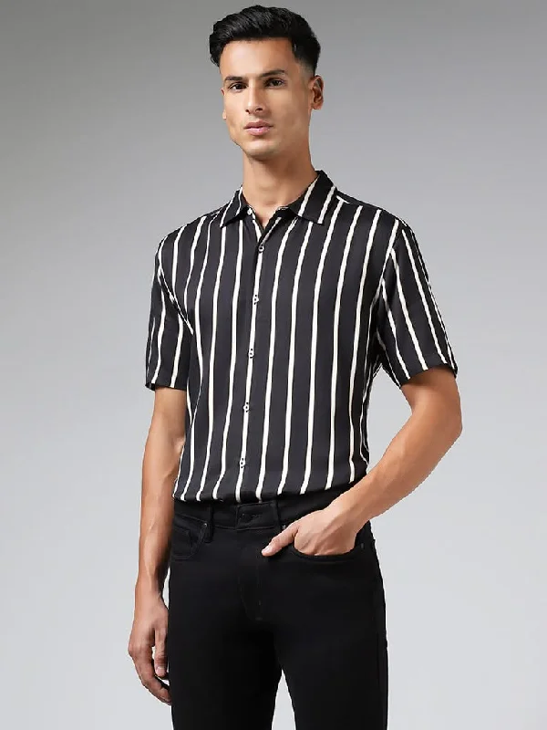 Women's pants with thermal lining Wide - leg women jeans for a modern and relaxed vibe Ascot Black Striped Relaxed-Fit Shirt Women's pants with thermal lining Wide - leg women jeans for a modern and relaxed vibe Ascot Black Striped Relaxed-Fit Shirt