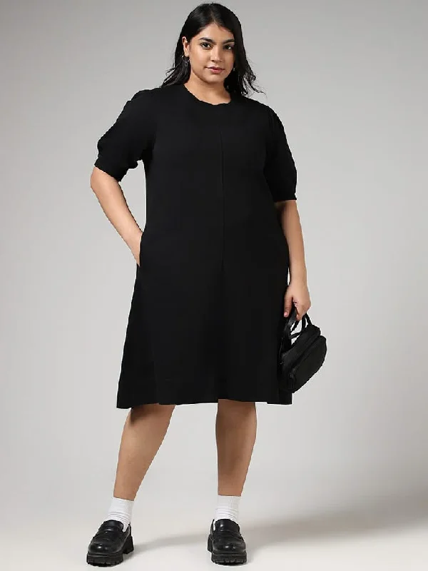 Women's pocket - equipped casual pants Button - fly women jeans with a traditional touch Gia Solid Black Dress Women's pocket - equipped casual pants Button - fly women jeans with a traditional touch Gia Solid Black Dress