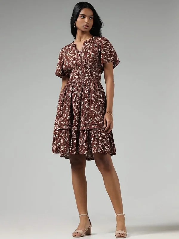 Women's linen summer pants High - rise flare women jeans for a 70s - inspired look LOV Brown Ditsy Floral Printed Tiered Dress Women's linen summer pants High - rise flare women jeans for a 70s - inspired look LOV Brown Ditsy Floral Printed Tiered Dress