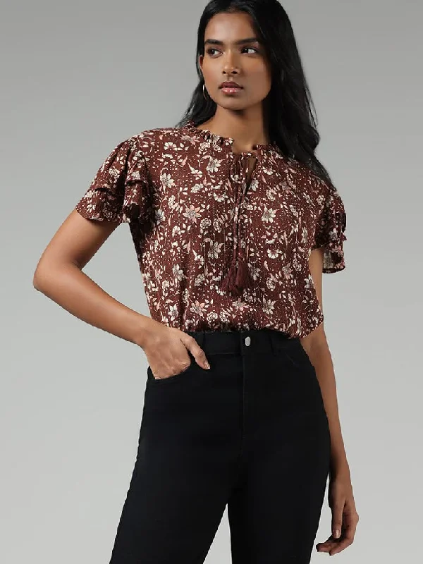 Women's pants with moisture - wicking technology High - rise flare women jeans for a 70s - inspired look LOV Brown Ditsy Floral Printed Top Women's pants with moisture - wicking technology High - rise flare women jeans for a 70s - inspired look LOV Brown Ditsy Floral Printed Top