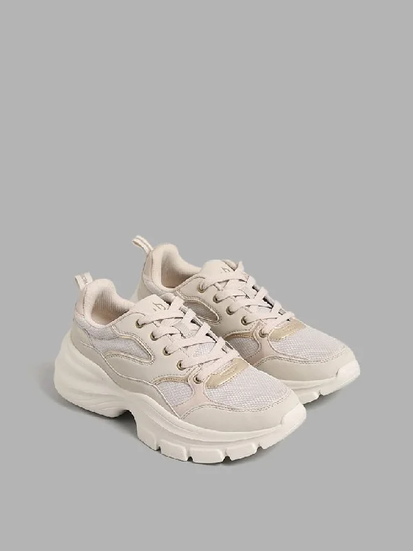 Women's pants for garden parties Colored women jeans in vibrant hues like red and yellow LUNA BLU Beige Chunky Sneakers Women's pants for garden parties Colored women jeans in vibrant hues like red and yellow LUNA BLU Beige Chunky Sneakers