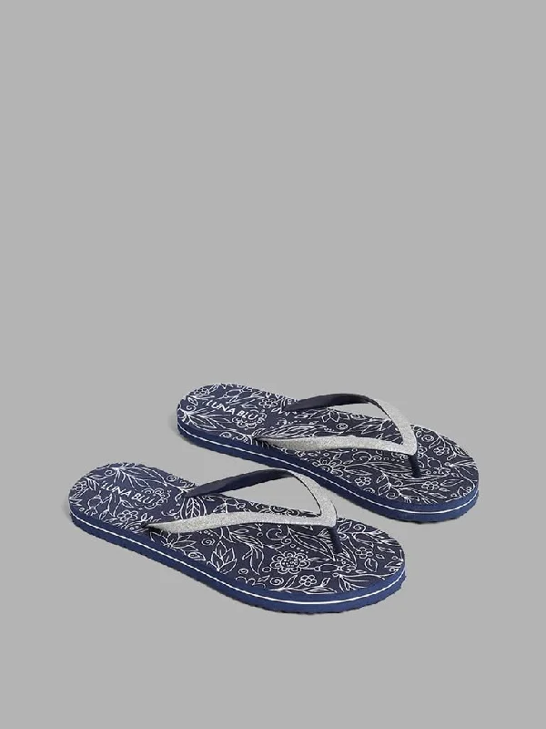 Women's pants for family gatherings Embroidered women jeans with intricate patterns LUNA BLU Blue Floral Flip Flop Women's pants for family gatherings Embroidered women jeans with intricate patterns LUNA BLU Blue Floral Flip Flop