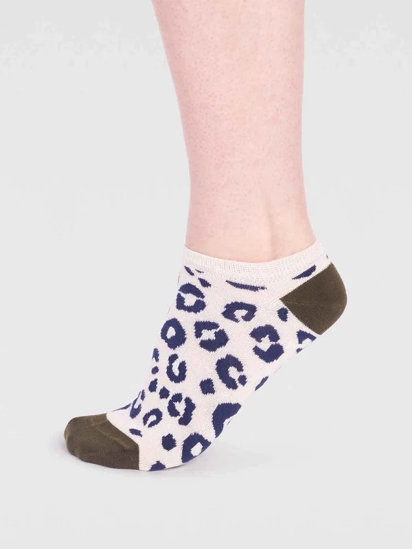 Reese Bamboo Leopard Print Trainer Socks - Cream