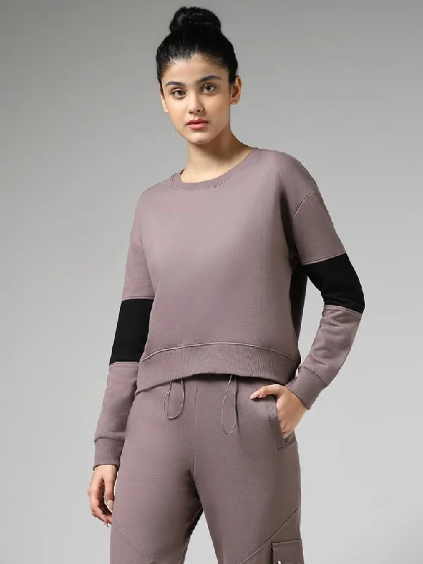 Women's cargo hiking pants Embroidered women jeans with intricate patterns Studiofit Brown Ribbed Cotton Sweatshirt Women's cargo hiking pants Embroidered women jeans with intricate patterns Studiofit Brown Ribbed Cotton Sweatshirt