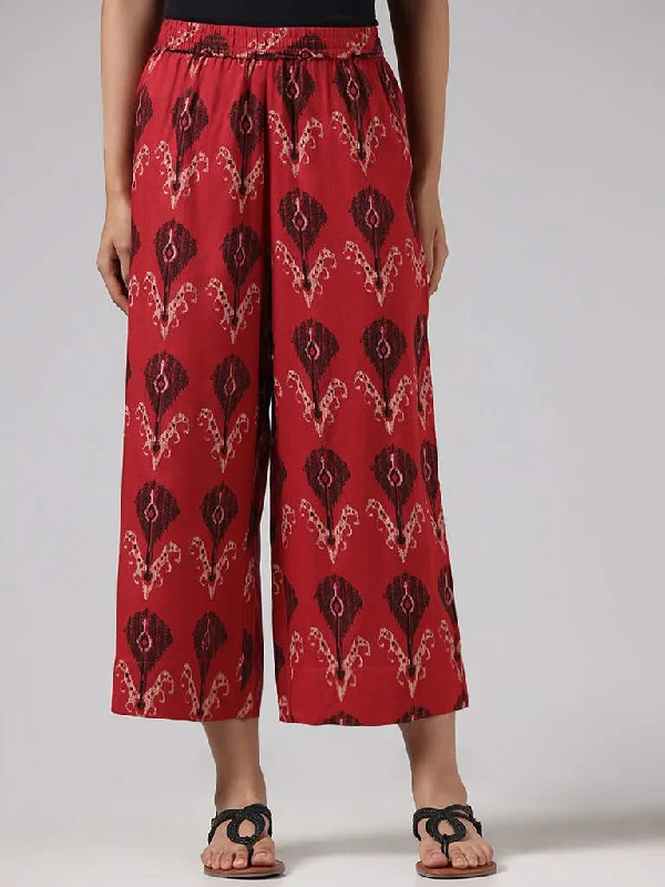 Women's junior - sized denim pants Distressed women jeans for a trendy and edgy look Utsa Red Ikat Printed Wide-Leg Pants Women's junior - sized denim pants Distressed women jeans for a trendy and edgy look Utsa Red Ikat Printed Wide-Leg Pants