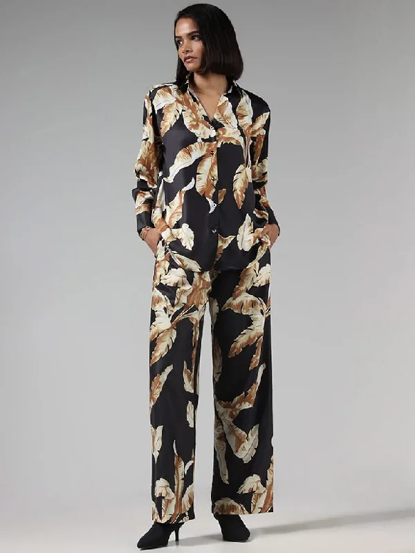 Women's polyester workout pants Button - fly women jeans with a traditional touch Wardrobe Black Leaf Printed Trousers Women's polyester workout pants Button - fly women jeans with a traditional touch Wardrobe Black Leaf Printed Trousers