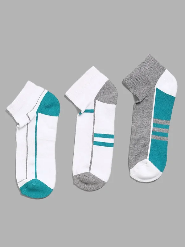 Women's pants with adjustable cuffs Dark - wash women jeans for a sophisticated and slimming effect WES Lounge Color-Block Multicolor Cotton Blend Socks - Pack of 3 Women's pants with adjustable cuffs Dark - wash women jeans for a sophisticated and slimming effect WES Lounge Color-Block Multicolor Cotton Blend Socks - Pack of 3