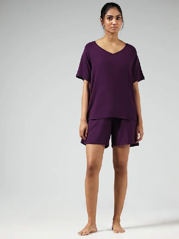 Women's pants with thermal lining Wide - leg women jeans for a modern and relaxed vibe Wunderlove Solid Dark Purple Supersoft Shorts Women's pants with thermal lining Wide - leg women jeans for a modern and relaxed vibe Wunderlove Solid Dark Purple Supersoft Shorts