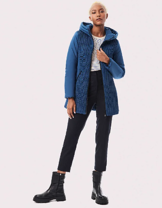 Long women's mac coats in a lightweight fabric for spring showersCrinkle Combo Puffer Walker Long women's mac coats in a lightweight fabric for spring showersCrinkle Combo Puffer Walker