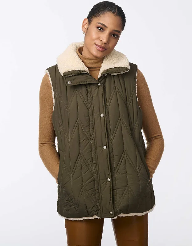 Embroidered women's cotton coats in a bohemian pattern for a unique designDual Charm Sherpa Vest Embroidered women's cotton coats in a bohemian pattern for a unique designDual Charm Sherpa Vest