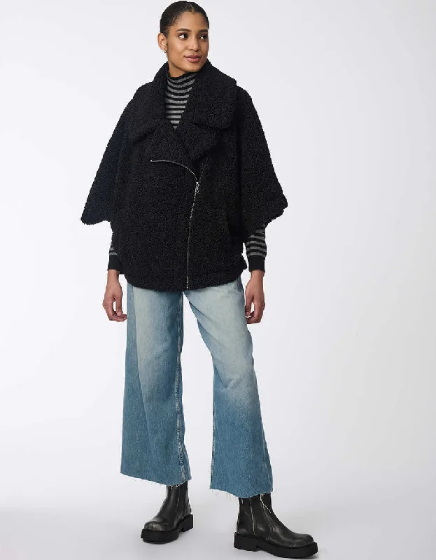 Oversized women's wool coats in a monochromatic look for a trendy outfitMetropolitan Asymmetric Sherpa Jacket Oversized women's wool coats in a monochromatic look for a trendy outfitMetropolitan Asymmetric Sherpa Jacket