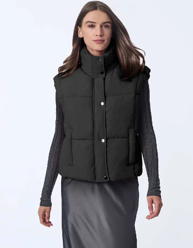 Checkered women's wool coats in a classic pattern for a timeless styleVortex Snap Puffer Vest Checkered women's wool coats in a classic pattern for a timeless styleVortex Snap Puffer Vest