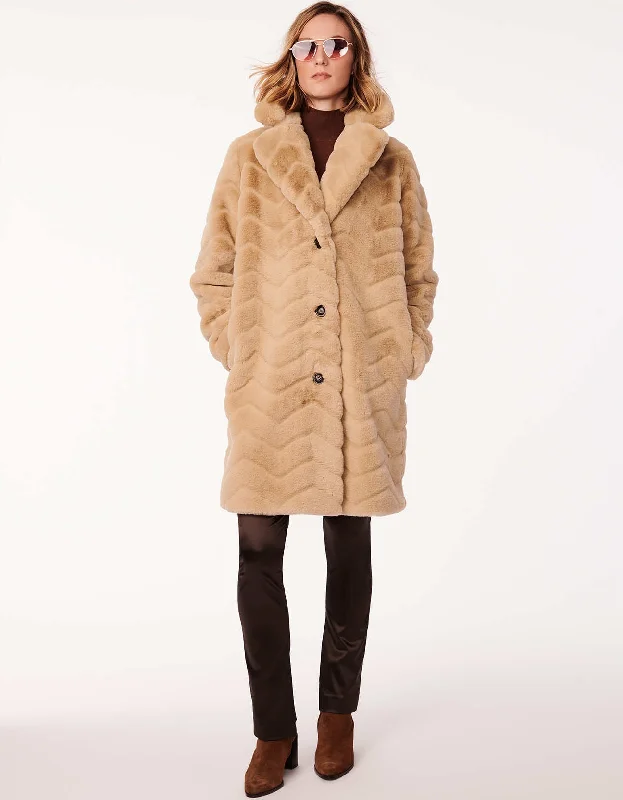 Plus size women's wool blend coats for a warm and stylish winterZigzag Vegan Fur Coat Plus size women's wool blend coats for a warm and stylish winterZigzag Vegan Fur Coat