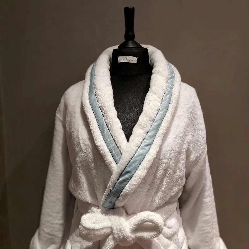 WHITE/IONIO